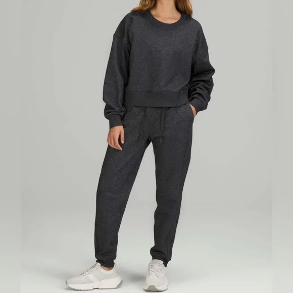 #222 NWT Lululemon Perfectly Oversized Cropped Crew *Sparkle Black Sz 12 (Rare) - Picture 4 of 9